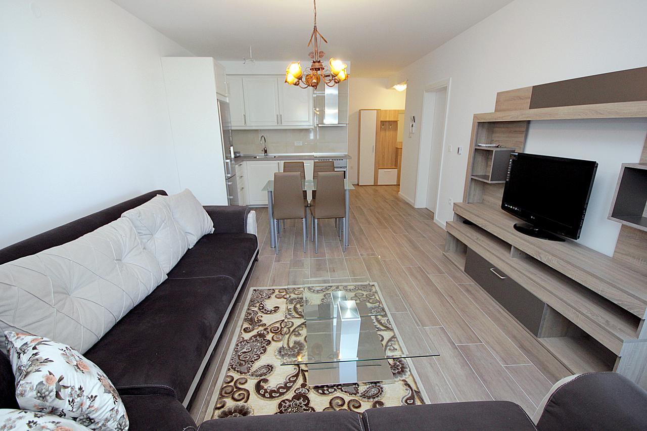 Apartment Melina Dobra Voda Ngoại thất bức ảnh