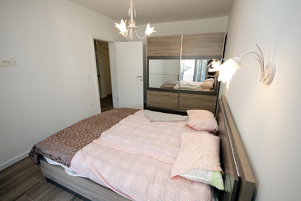 Apartment Melina Dobra Voda Ngoại thất bức ảnh